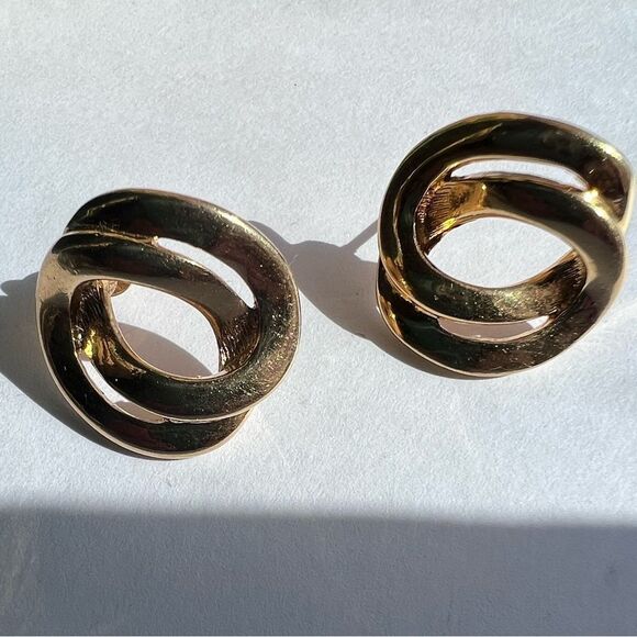 Vintage Monet Interlocking Links Earring & Necklace Matching Set - Picture 9 of 11